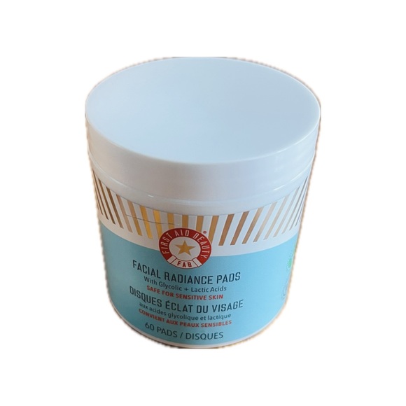 First Aid Beauty Skincare New First Aid Beauty Facial Radiance Pads With Glycolic Lactic